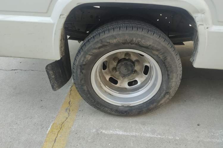 Used Iveco Daily 2023 2.5T A37M1 Long Wheelbase Mid-Height Dual-Tire Side-Sliding Doors 5–9 Seats
