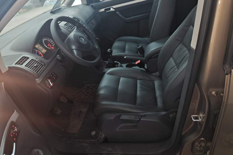 Used Volkswagen Touran 2015 1.4T Manual Comfort Edition 5-Seater
