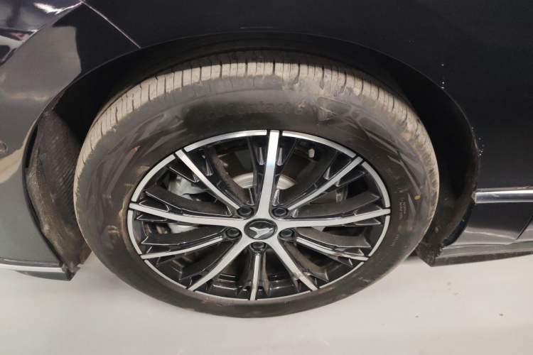 Used VOYAH PASSION 2024 PHEV Four-Wheel Drive Ultra-Long Range Executive Edition
