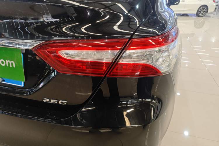Used Toyota Camry 2018 2.5G Luxury Edition
