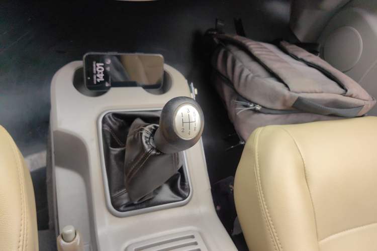 Used FORTHING Lingzhi 2015 V3 1.5L 7-Seater Luxury Model
