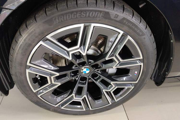 Used BMW 5 Series 2024 530Li Luxury Edition M Sport Package
