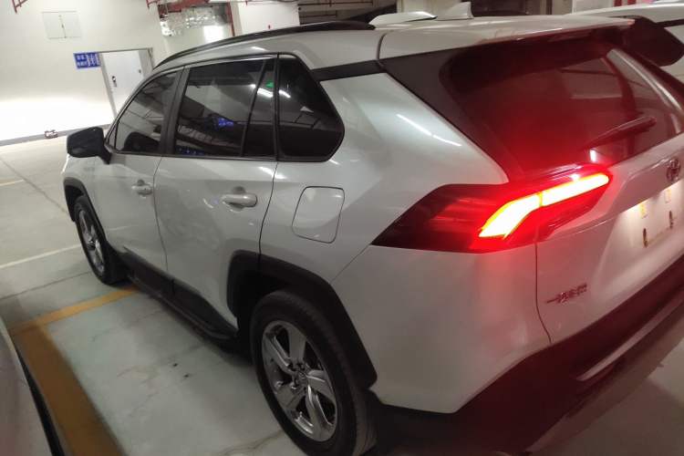 Used Toyota RAV4 2021 2.0L CVT 4x4 Style PLUS Edition
