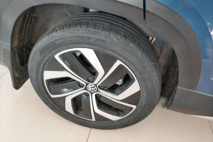 Used Volkswagen Tharu 2023 300TSI Two-Wheel-Drive Full Moon Edition
