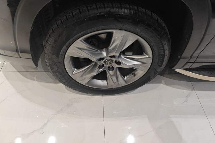 Used Toyota Highlander 2017 2.0T Four-Wheel Drive Luxury Edition 7 Seats