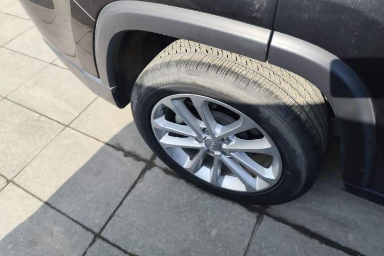 Used  Grand Commander 2020 2.0T Two-Wheel Drive Elite Version
