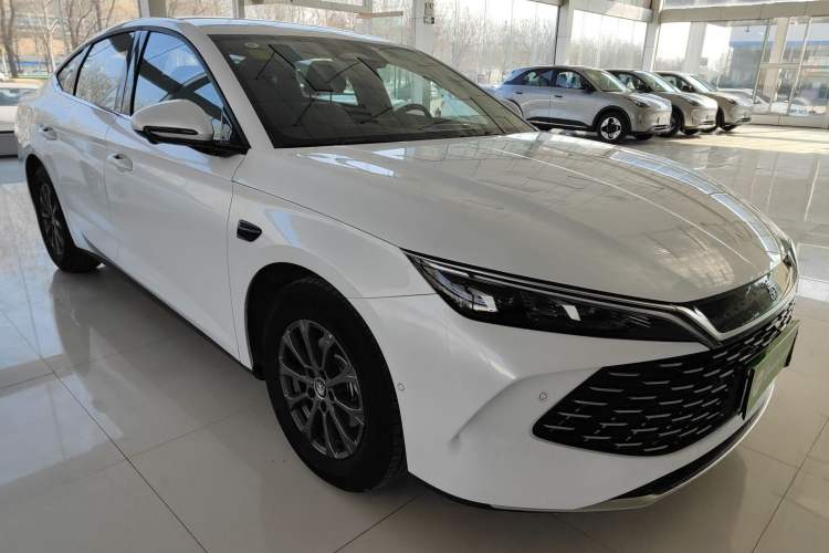 Used BYD Qin L 2025 DM-i Smart Drive 80KM Leading Model
