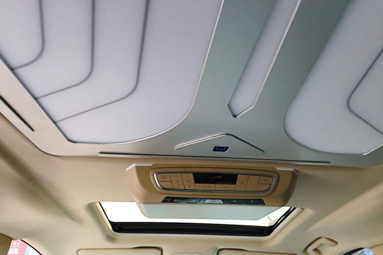 Used Buick GL8 2023 ES Lu Zun Deluxe and Yue Edition