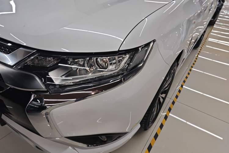 Used Mitsubishi Outlander 2021 2.0L Two-Wheel Drive Comfort Edition 5 Seats