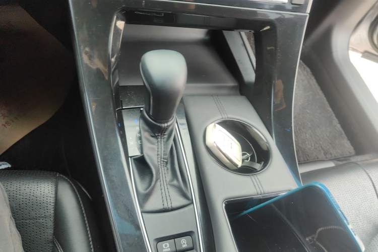 Used Toyota Avalon 2019 2.0L Luxury Edition China VI Standard
