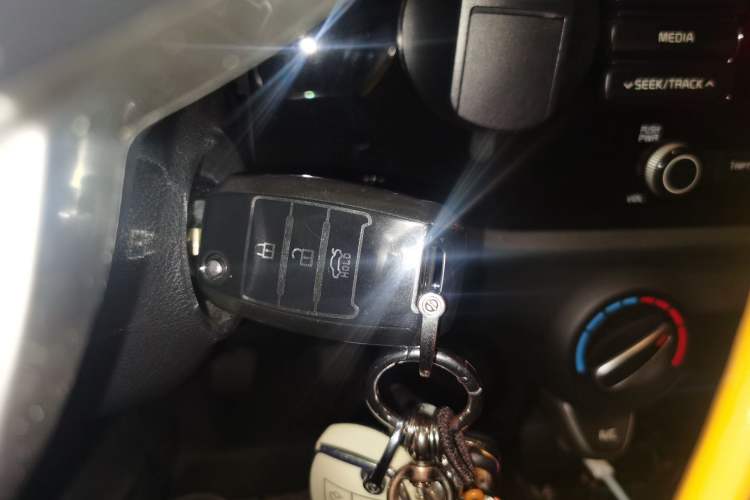 Used Kia K2 2017 Sedan 1.4L Manual Transmission 15th Anniversary Special Edition GLS
