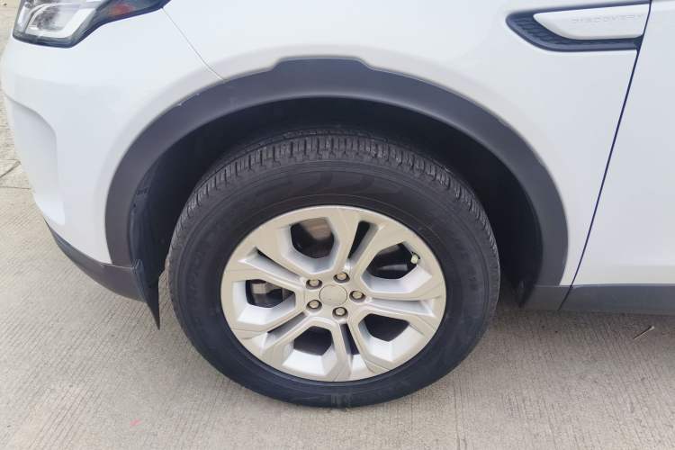 Used Land Rover Discovery Sport 2020 200 PS Family Edition