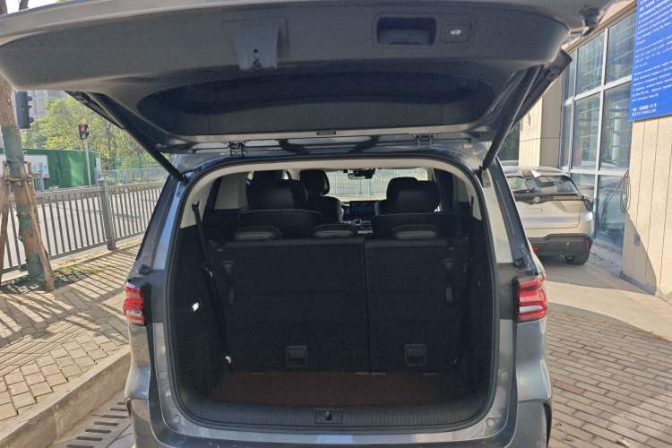 Used Roewe iMAX8 2021 400TGI Supreme Series Prestige Edition
