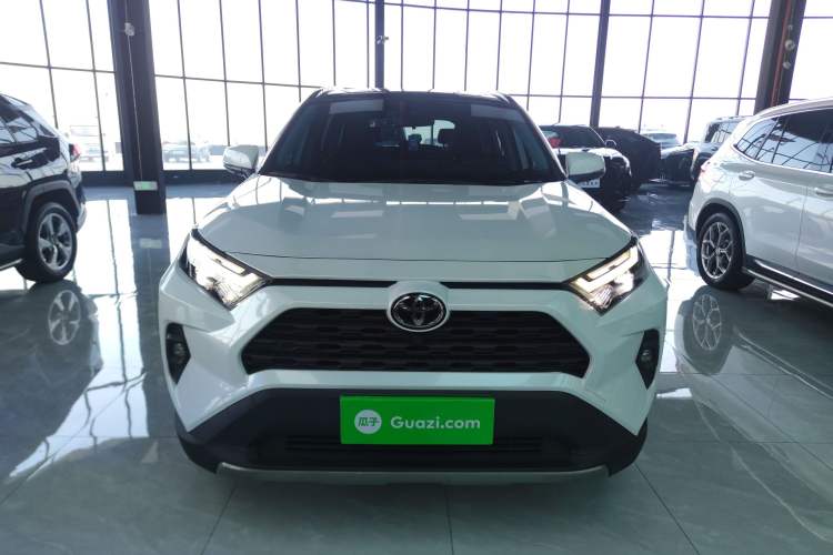 Used Toyota RAV4 2023 2.0L CVT Two-Wheel Drive 20th Anniversary Platinum Edition
