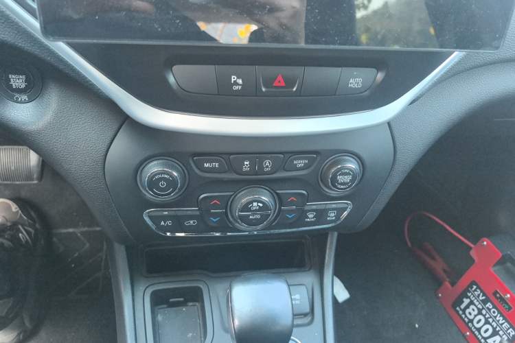 Used  Cherokee 2019 2.0T Two-Wheel Drive Smart Enjoyment Version China VI