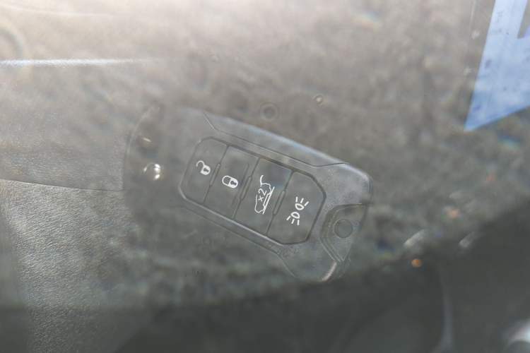 Used  Renegade 2018 Connected Large Screen Version 180T Automatic High-Energy Edition
