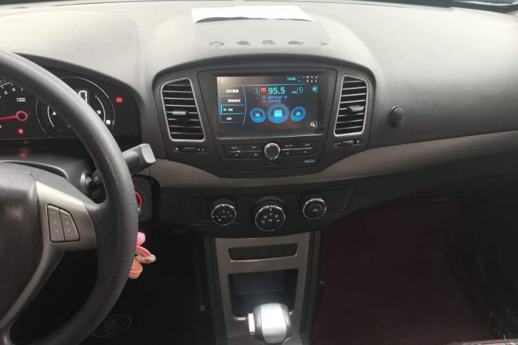 Used Roewe 350 2014 1.5L Automatic Xunyue Version
