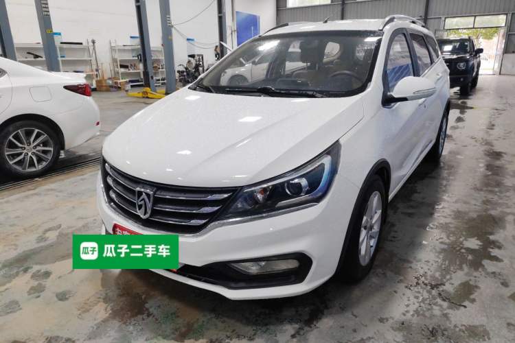 Used Baojun 310W 2017 1.5L Manual Fashion Model China V
