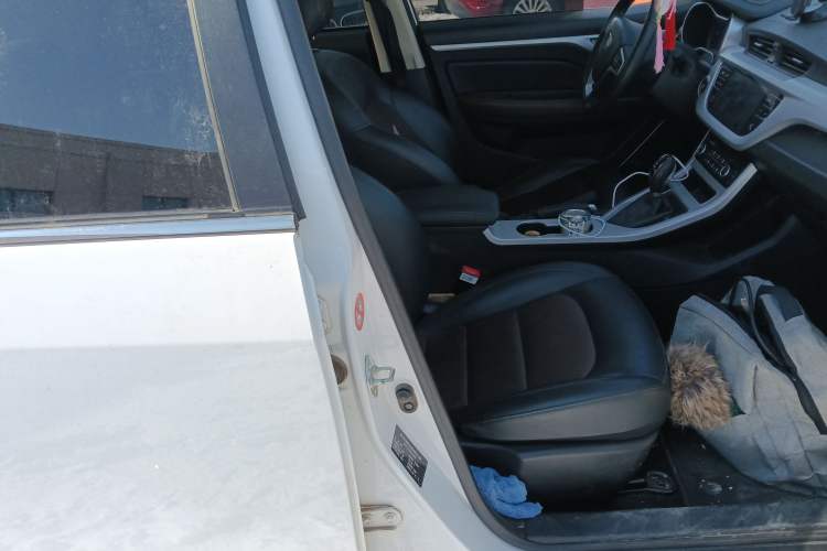 Used Geely Auto Vision 2019 Upgraded Model 1.5L CVT Luxury Version China VI Standard
