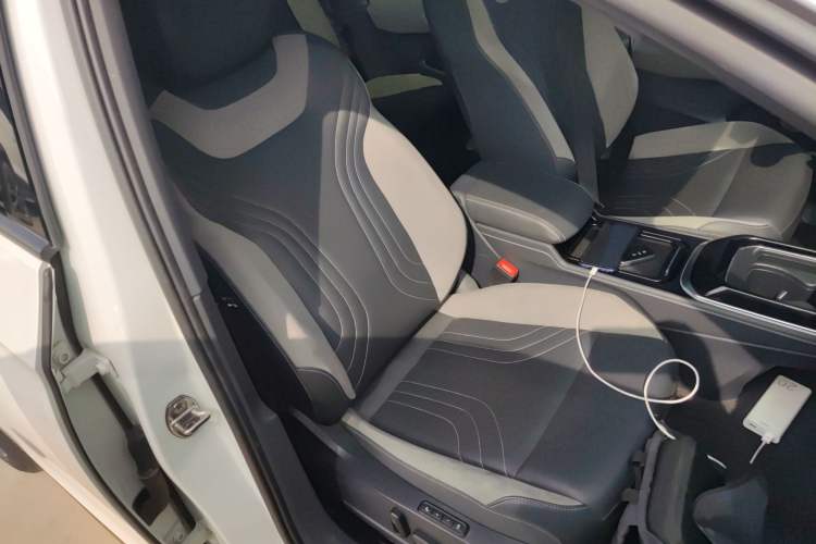 Used Volkswagen ID.4 CROZZ 2021 Long-Range PRO Two-Wheel Drive Version
