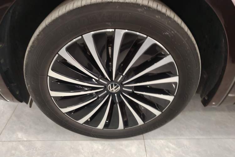 Used Volkswagen Viloran 2022 380TSI Prestige Edition
