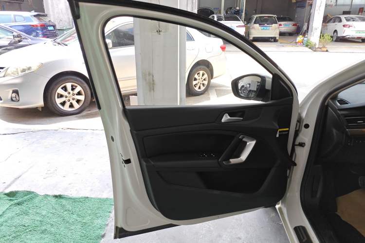 Used Peugeot 408 2014 1.8L Automatic Luxury Edition
