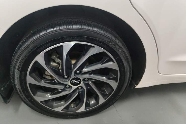 Used Hyundai Elantra 2019 1.4T Dual-Clutch Xuan Dong · Dynamic Model
