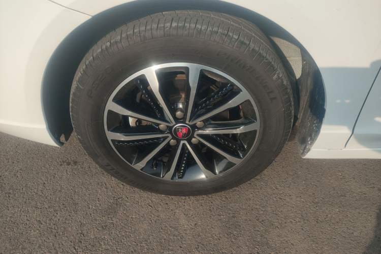 Used Roewe i5 2020 1.5L Automatic 4G Connect Luxury Flagship Edition
