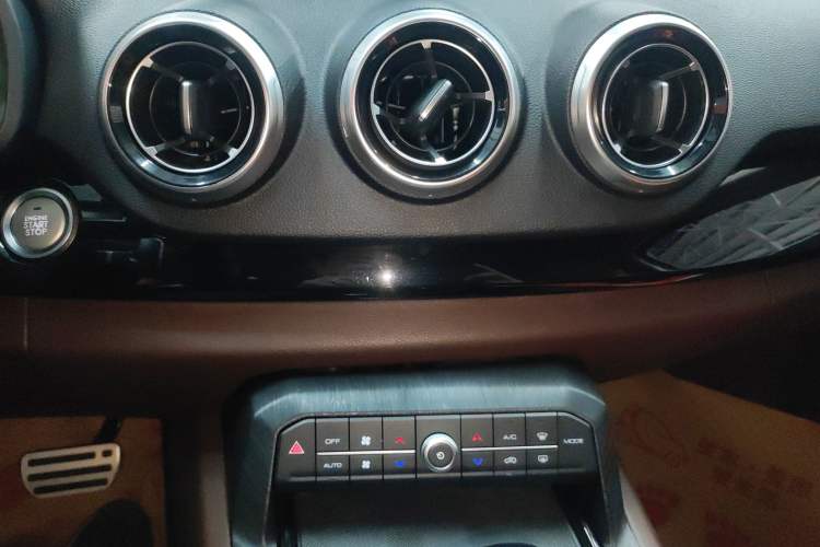 Used Wey VV7 2017 2.0T Flagship Edition
