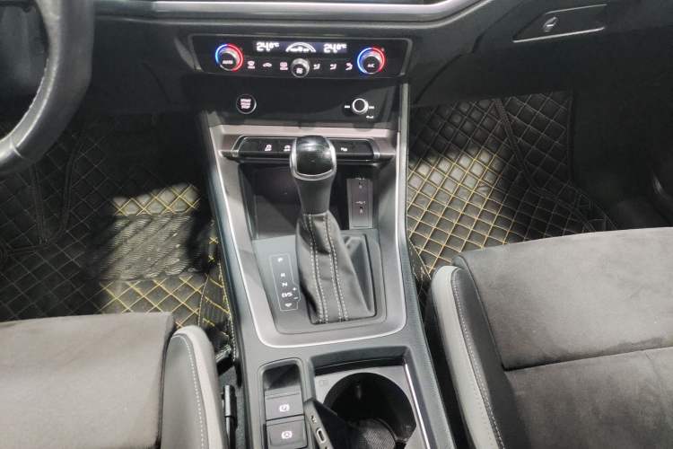 Used Audi Q3 2023 35 TFSI Fashion Dynamic Model (1.4T)
