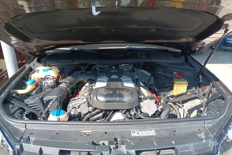 Used Volkswagen Touareg 2011 3.0 TSI Comfort Version
