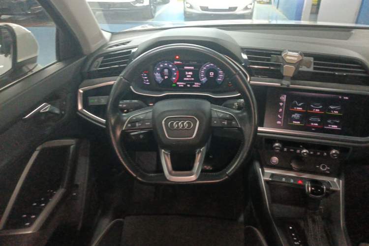 Used Audi Q3 2019 35 TFSI Fashion Dynamic Model
