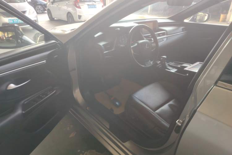 TDK.VehicleDetails.img