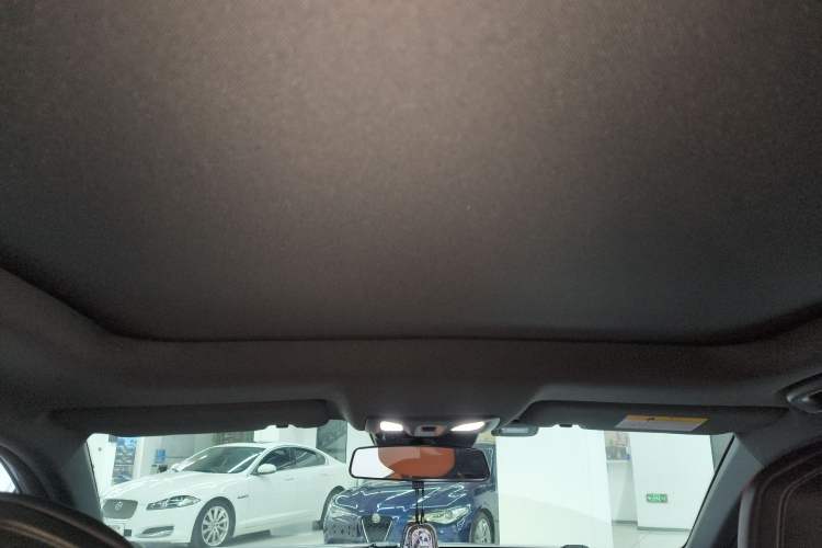 Used Changan UNI-V 2022 1.5T Prestige Version
