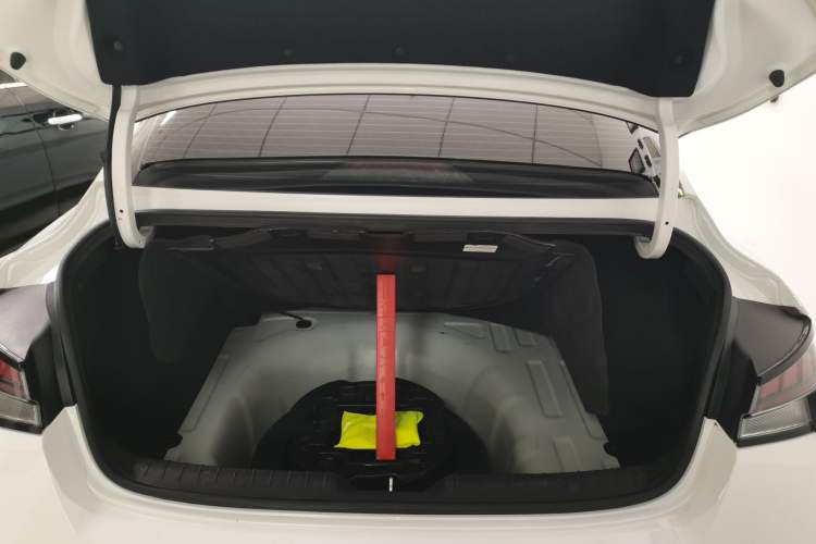 Used Hyundai Elantra 2023 1.5L CVT LUX Prestige Edition
