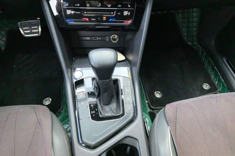 Used Volkswagen Tiguan L 2022 330TSI Automatic Two-Wheel Drive R-Line Enhanced Edition
