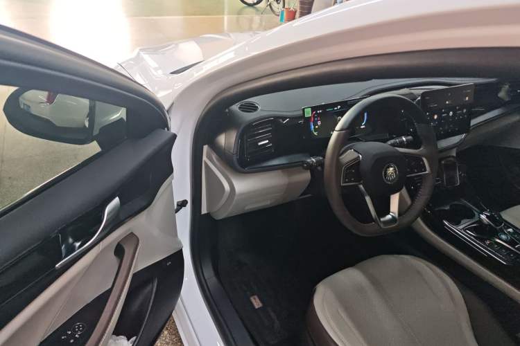 Used BYD Qin PLUS 2024 HONOR Edition DM-i 55KM Leading Model
