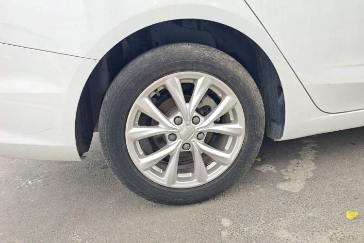 Used Roewe i5 2020 1.5L Manual 4G Connect Luxury Edition

