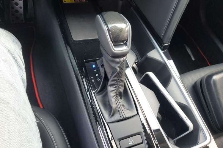 Used Toyota Camry 2026 Model Dual-Engine 2.0HSE Sport Lite Edition