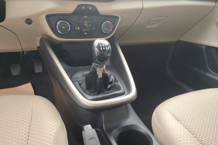 Used Ford Escort 2015 1.5L Manual Comfort Model
