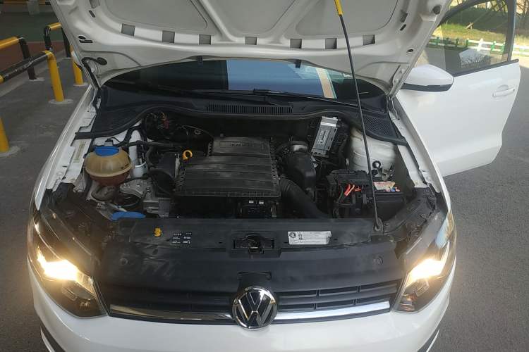 Used Volkswagen Polo 2016 1.4L Manual Fashion Model
