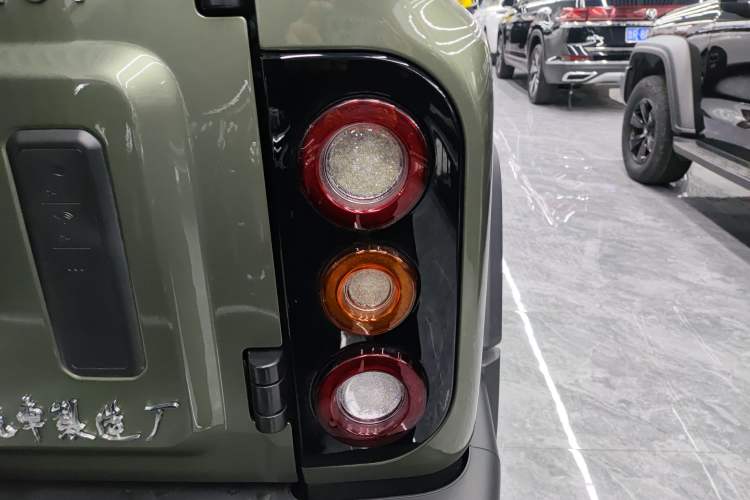 Used 212 T01 2024 2.0T Mechanic
