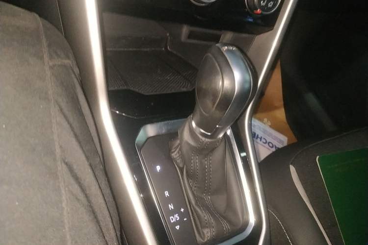 Used Volkswagen T-ROC 2018 230TSI DSG Two-Wheel Drive Advanced Version China V Standard