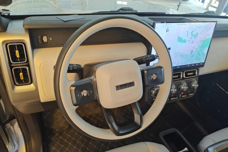 Used  V23 2025 401 Two-Wheel Drive Intelligent Driving Version
