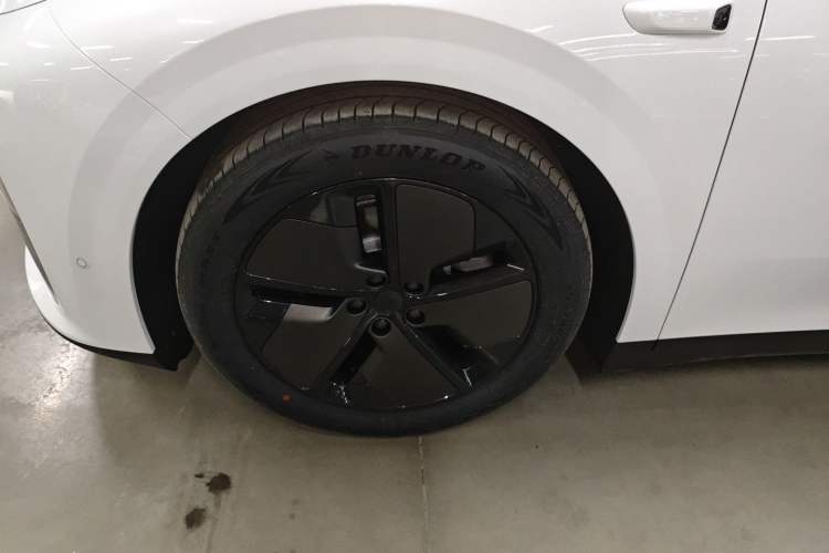 Used Li Auto Li Auto i6 2025 Model Two-Wheel-Drive Standard Type
