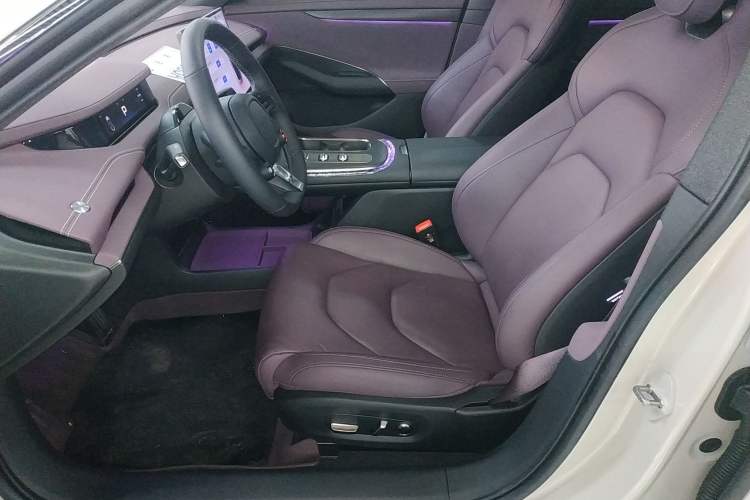 Used  SU7 2024 Rear-Drive Long-Range Intelligent Driving Version
