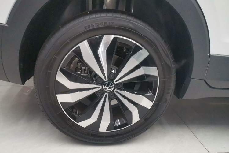 Used Volkswagen Tharu 
