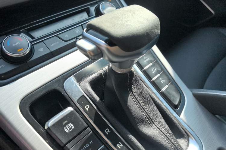 Used Geely Auto Emgrand X7 Sport 2016 1.8TD Automatic ZhiShang Model