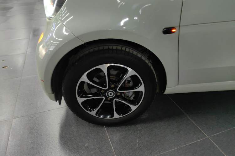 Used  fortwo 2015 1.0L 52 kW Hardtop Passion Edition
