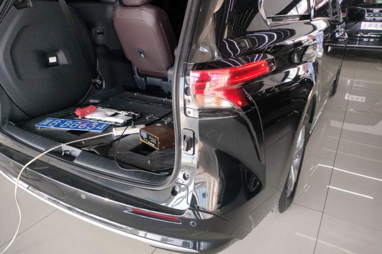 Used Toyota Sienna 2021 2.5L Hybrid Platinum Edition